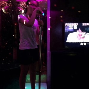 杭州生意火爆的夜总会招聘包厢气氛组,怎么化妆能让客户点你的台