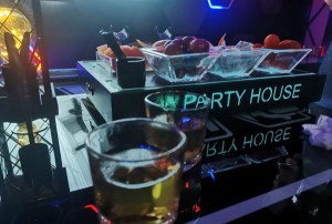 杭州钱塘区河庄街道附近夜场招聘商务接待,上班轻松的