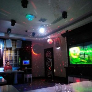 杭州余杭区附近酒吧招聘包厢服务员,(不收入职费,直接入职的)