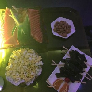 杭州新开的ktv招聘酒水促销员,中午管饭吗？