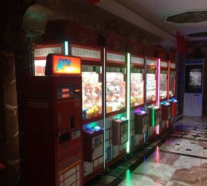 杭州萧山区南阳街道附近酒吧招聘商务礼仪,是当天上班当天发薪吗？