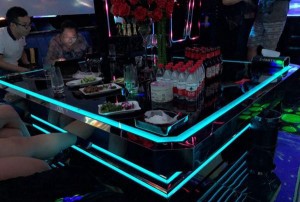 杭州上城区丁兰街道附近ktv招聘点歌公主,是当天上班当天发薪吗？