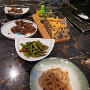 杭州上城区九堡街道附近夜场招聘包厢陪唱,可以兼职吗？