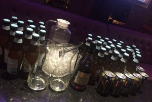 杭州西湖区文新街道附近夜总会招聘现场DJ,过年放假吗？