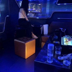 杭州豪华的夜总会招聘包厢管家,夜场上班适合穿黑色衣服吗？
